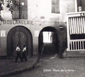 MB h- 018- eglise St-Louis et place de la perle